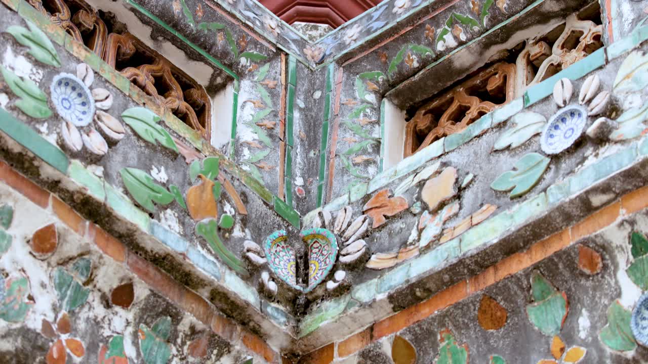 방 의 장식 된 사원 장식물 의 근접 사진