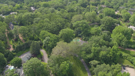 Aerial-of-beautiful-homes-in-upscale-neighborhood-in-St