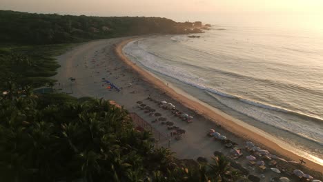 Luftsonnenuntergang-Von-La-Punta-Zicatela-Puerto-Escondido-Reiseurlaubsziel-In-Mexiko-Oaxaca-Küstenlinie