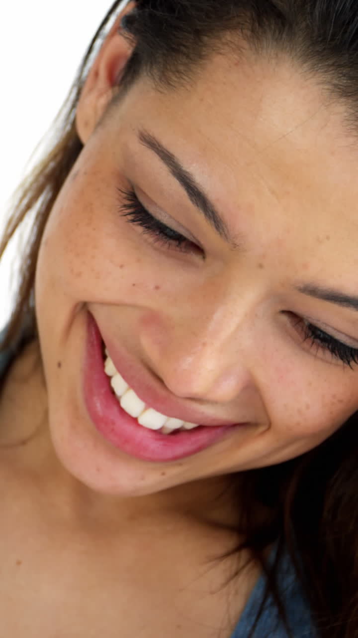 fotógrafo que toma fotos con una cámara digital profesional