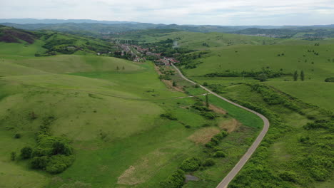 vista aérea de la carretera en verano