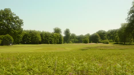 Campo-De-Golf-En-El-Antiguo-E-Histórico-Hipódromo-Y-Pista-De-Carreras-De-Boitsfort-En-Bruselas,-Bélgica