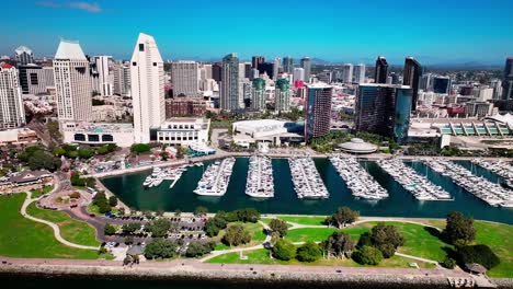 San-Diego-Convention-Center-Mit-Blick-Auf-Den-Hafen-Und-Die-Rady-Shell-Im-Jacobs-Park