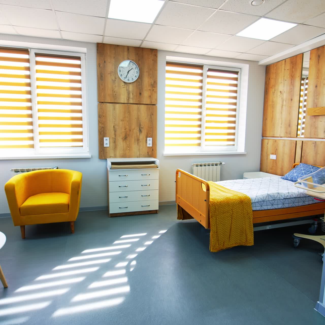 Entering beautiful and spacious modernly furnished room for mother and baby. Comfortable ward for the first child's days of life