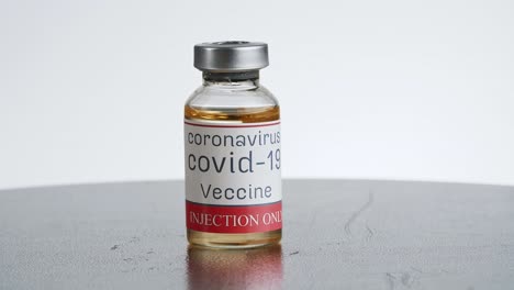 vial de la vacuna contra el covid-19