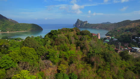 Thailändisches-Tonsai-Dorf-Auf-Den-Phi-Phi-Inseln