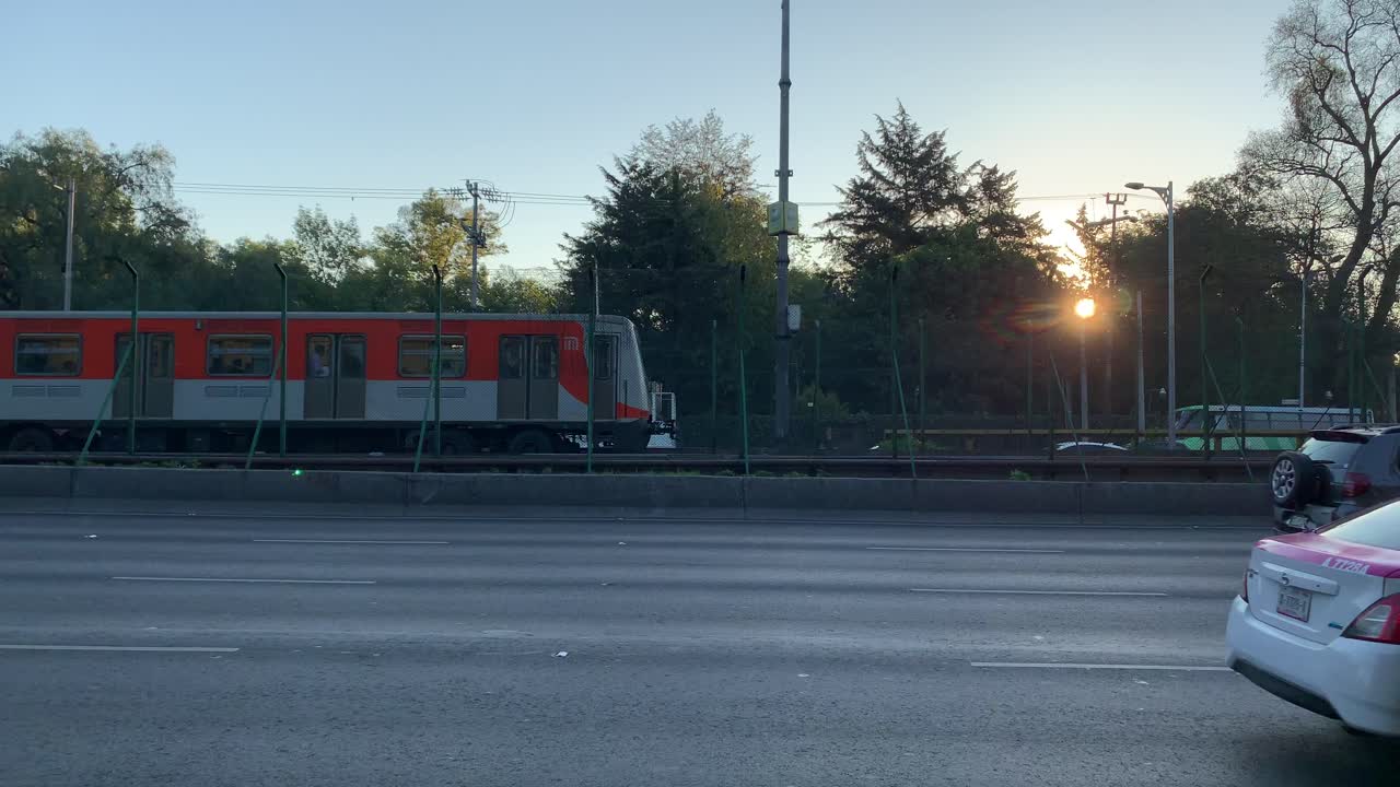 Mexico City is one of the largest cities in the world, with one of the largest agglomerations of cars in the planet, so videos of transportation in this city are a must for content creators.