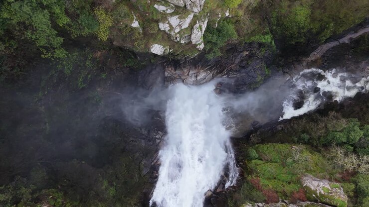 Cascata del Toxa a Quintás, Silleda, Spagna - Vista Aerea Dall'Alto.