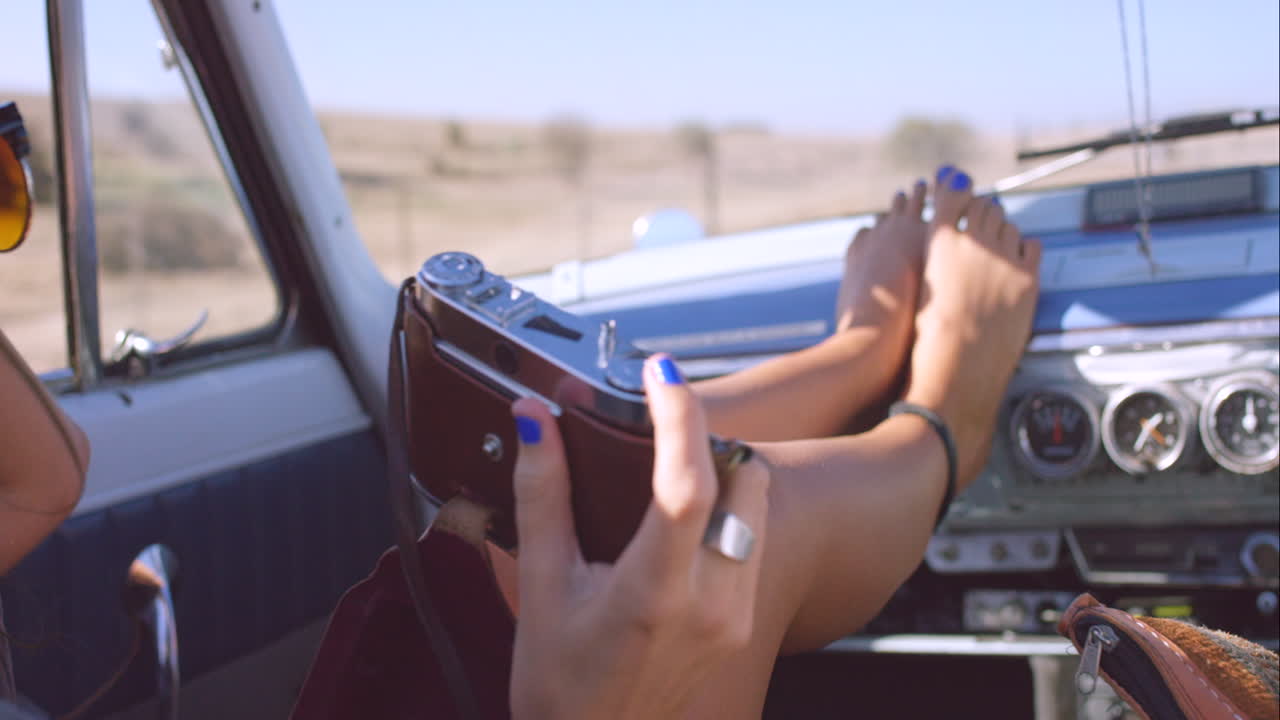 disparo de una mujer irreconocible relajándose