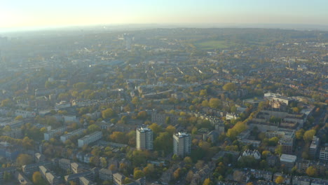 Disparo-De-Control-Deslizante-Aéreo-Alto-Sobre-El-área-De-Holloway-Highgate-Del-Norte-De-Londres