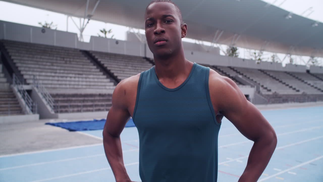 me vuelvo más rápido y más fuerte cada día.