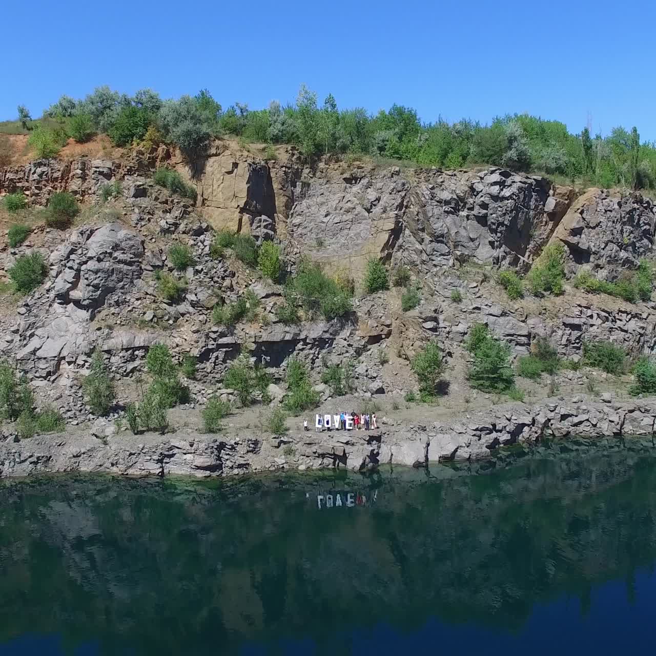 Inscription Love On The Coast