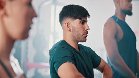entrenamiento en grupo con kettlebell