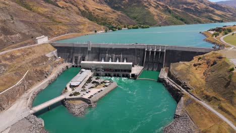 Profile-view-of-The-Clyde-dam-in-New-Zealand