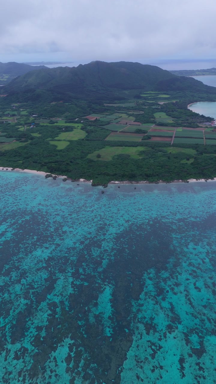 Vista aerea di Tabaga Beach e Club Med Kabira sull'isola di Ishigaki, Okinawa, Giappone