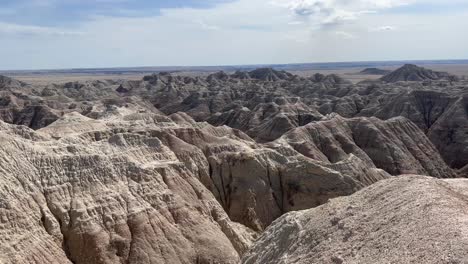 Faszinierende-Schönheit-Stark-Erodierter-Buttes-Und-Zinnen-Im-Badlands-National-Park