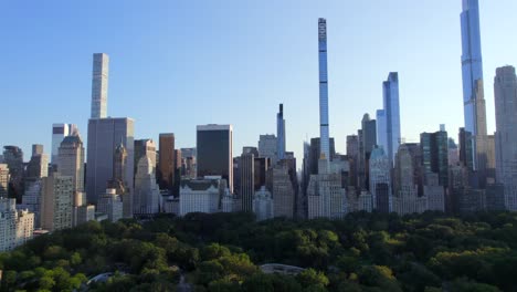 settembre 2021 - 4k aerea di manhattan da central park, nyc, usa