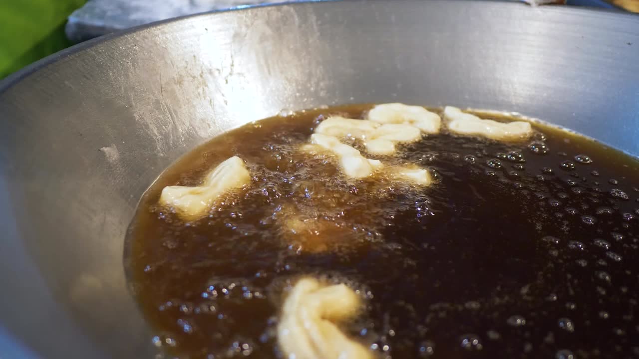 튀긴 반죽 스틱, 태국식 중국식 도넛 - 파 통 고