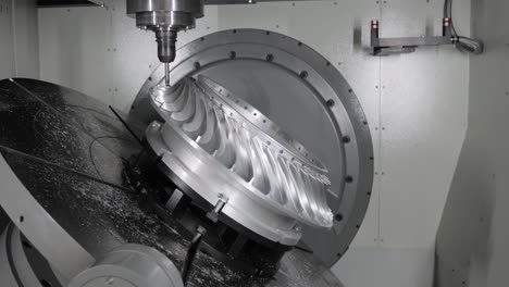 CNC-Fräsmaschine-Für-Die-Metallbearbeitung.-Schneiden-Von-Metall-Moderne-Verarbeitungstechnologie.