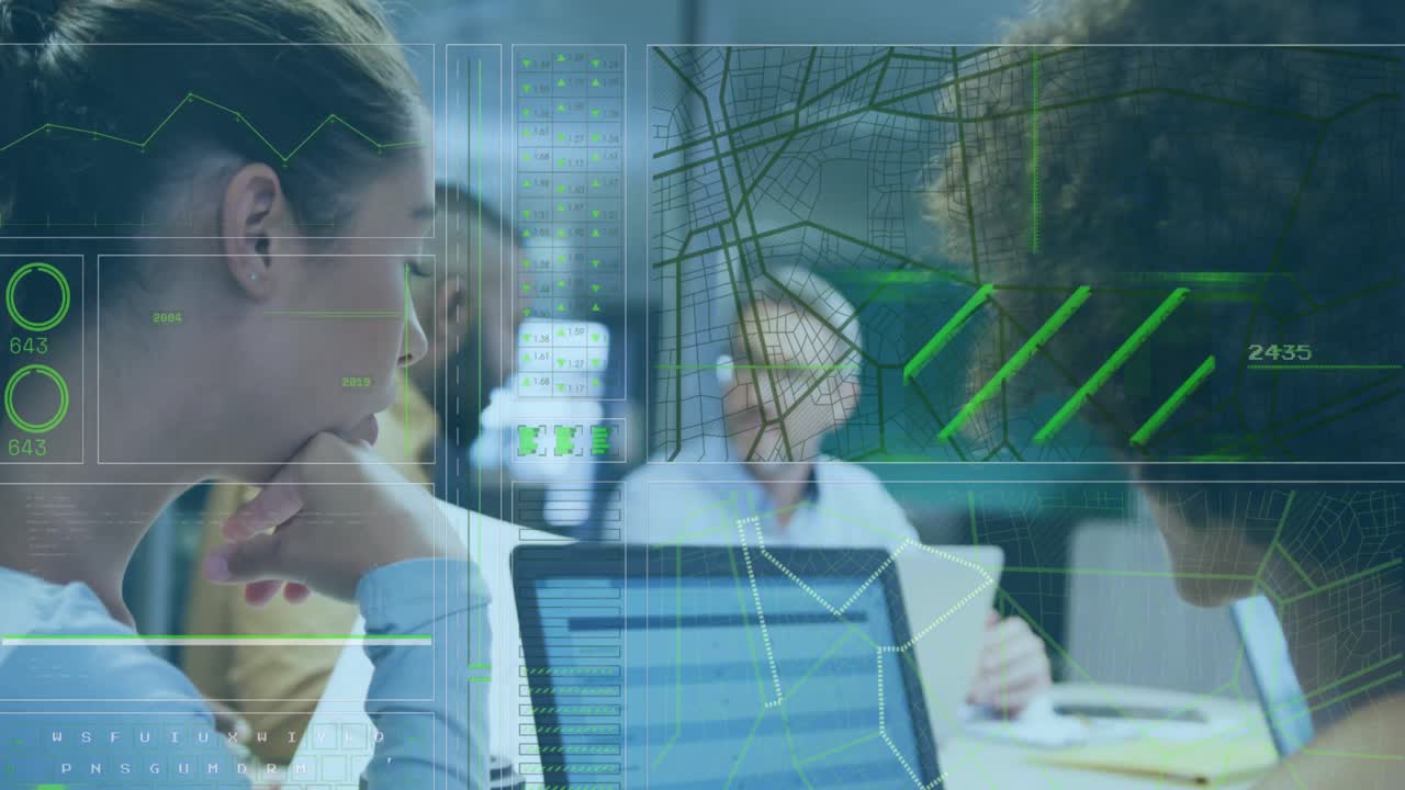 animación del procesamiento de datos financieros sobre diversas personas de negocios que trabajan en la oficina