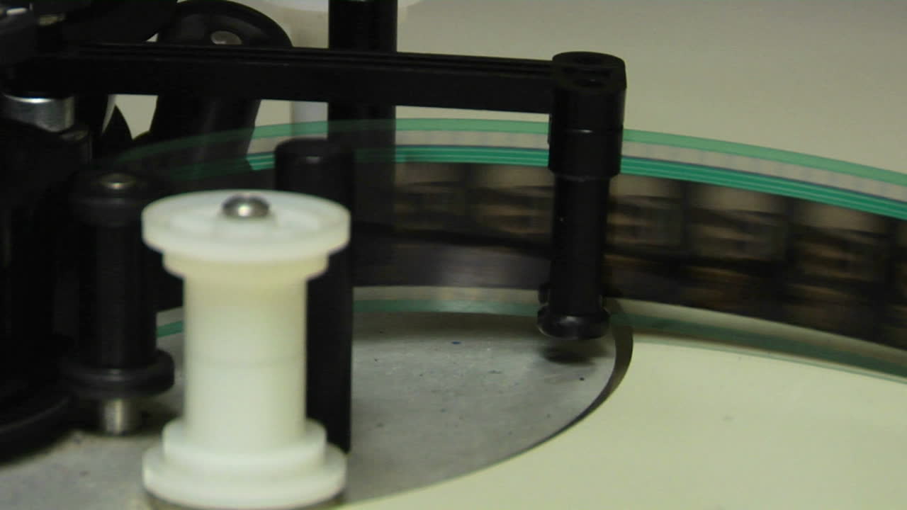 프로젝터를 통해 영화 스풀