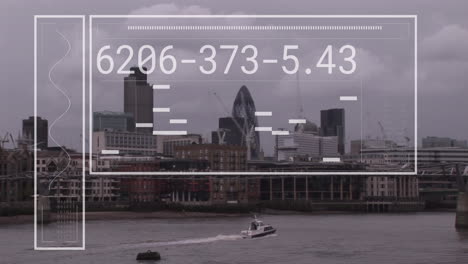 animación del procesamiento de datos financieros sobre el paisaje urbano