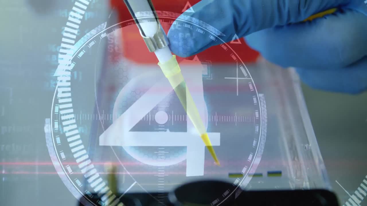 Animazione di scansione con mirino ed elaborazione dati su scienziato caucasico in laboratorio