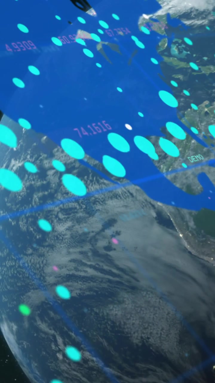 地球の上に重なる世界地図とデータ処理のアニメーション