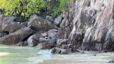 Natur-Strand-Wellen-Weicher-Sandstrand-Tropisches-Klima-Südostasien-Landschaft