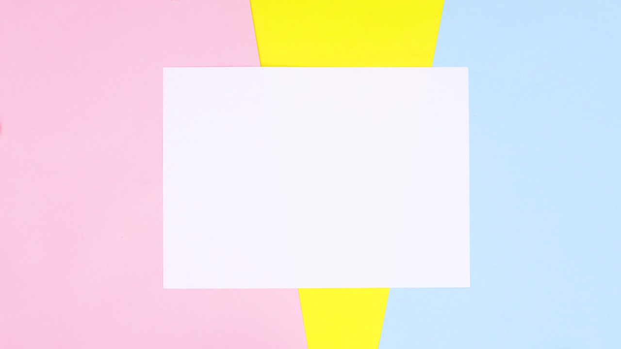 marco de verano con papel blanco y detalles de verano. stop motion