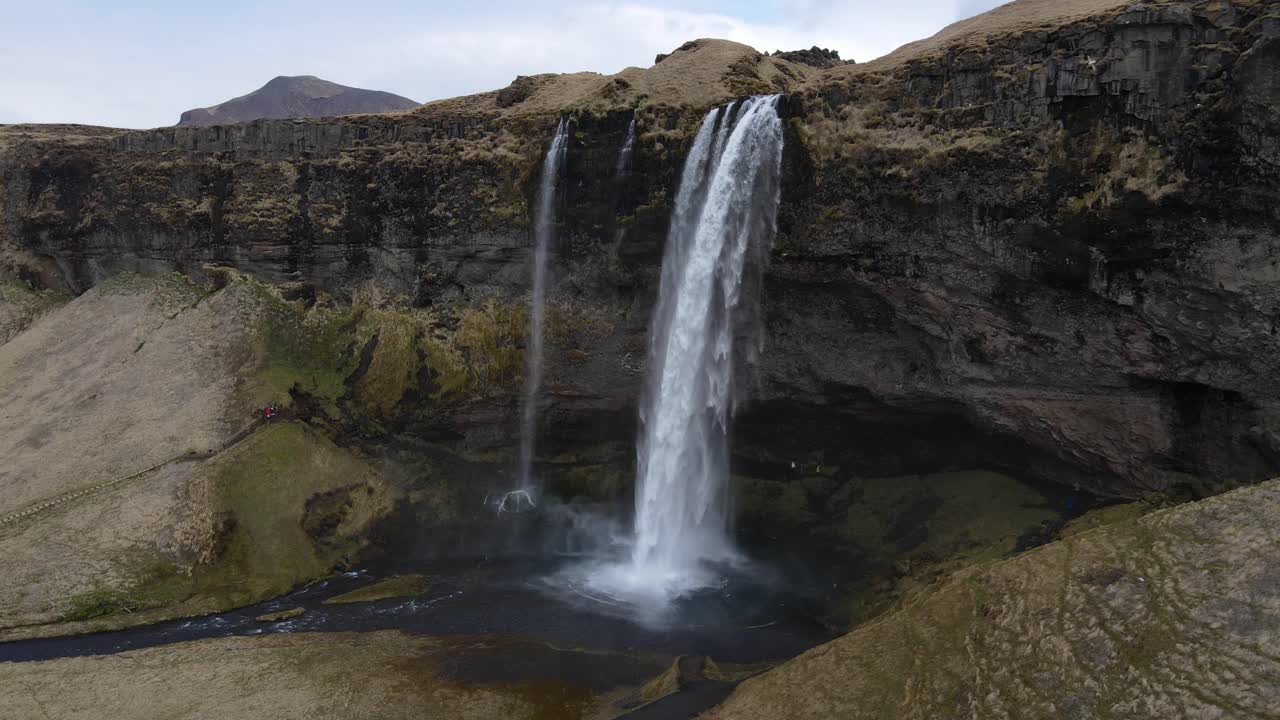islandia cascada seljalandsfoss drone aéreo 2.mp4