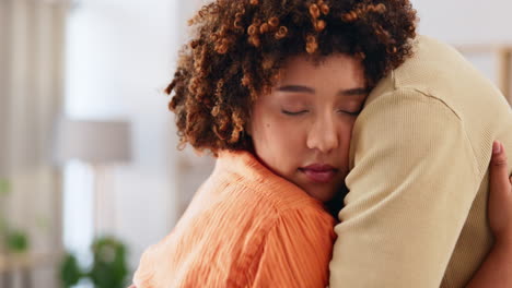 amor, cuidado y apoyo con una pareja abrazada