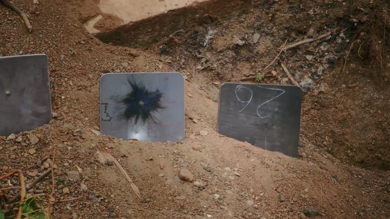 공장에서 아내고 집에서 만든 갑옷판, 강도 테스트, 갑옷판을 보호하기 위해 도자기 가게에서 만들어진 갑옷판