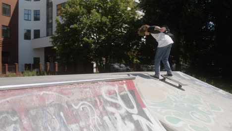 Caucasian-boy-in-skatepark.