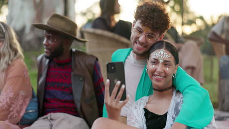 Festival,-selfie-and-group-of-friends-at-a-party