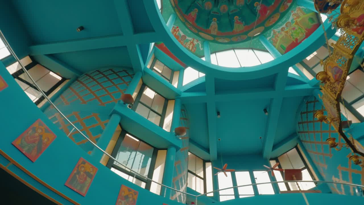 미국 일리노이 주 시카고 에 있는 평화로운 우크라이나 가톨릭 교회 를 전시 하고 있다