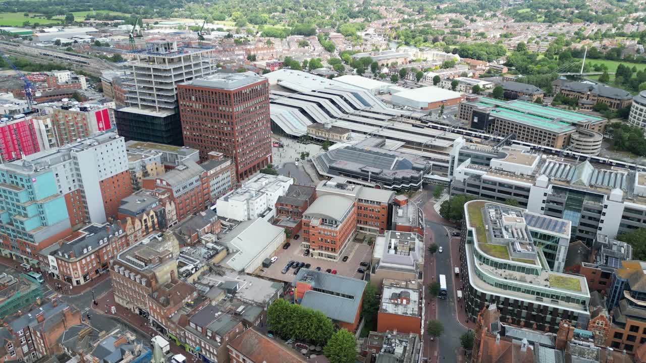 리딩 기차역 근처의 아파트 영국 드론, 항공기