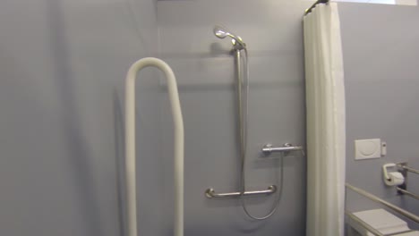 wc y ducha accesibles.