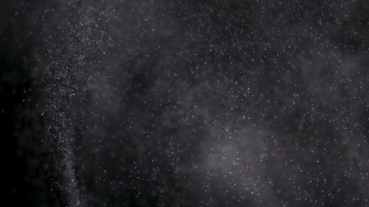 pulver isoliert auf schwarzem hintergrund