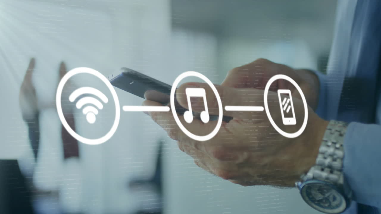 animación de la red de conexiones con iconos sobre el hombre caucásico usando un teléfono inteligente