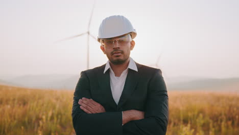 ingeniero en un parque eólico
