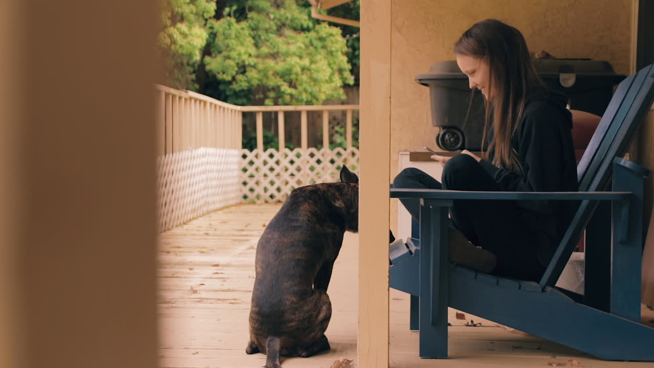 소녀는 문자 메시지