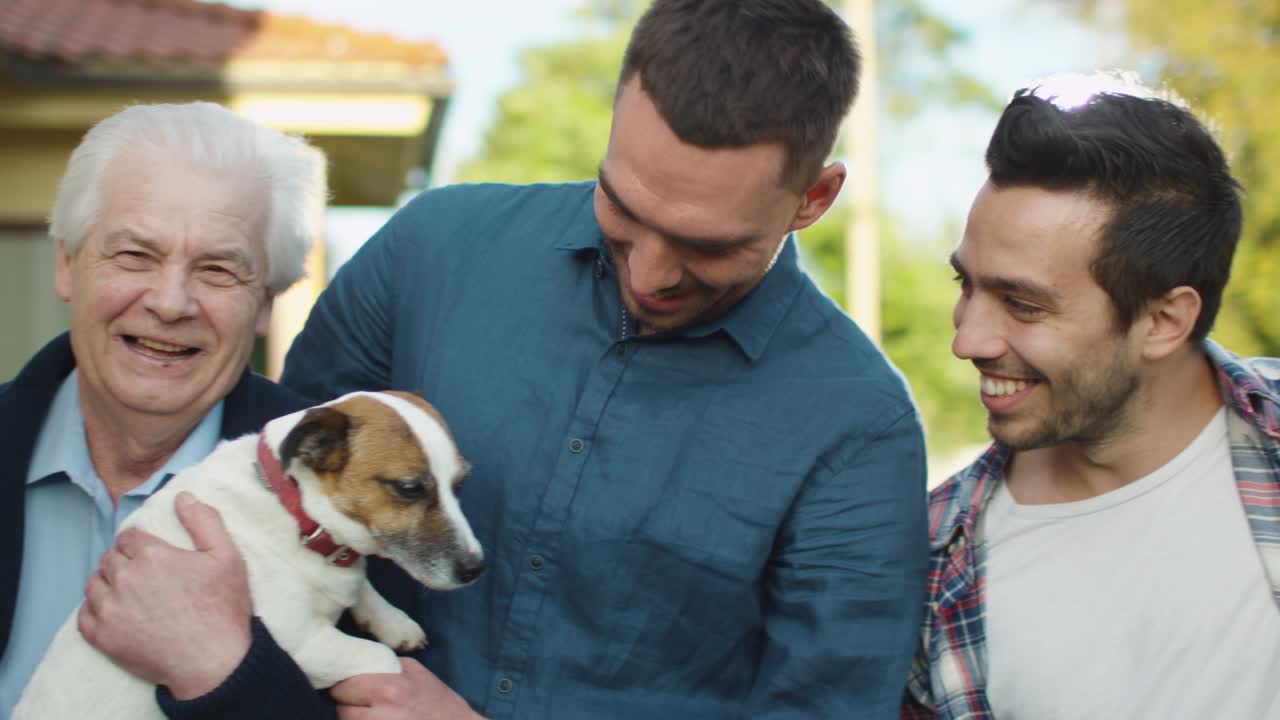 es una gran reunión familiar.