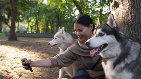 Pet-owner-with-her-dogs