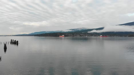 Varias-Tomas-De-Drones-Alrededor-Del-Parque-Marino-Barnet-En-Burnaby,-Columbia-Británica,-Canadá