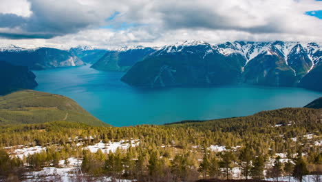 Hermosa-Naturaleza-Noruega.volando-Sobre-El-Sognefjorden.