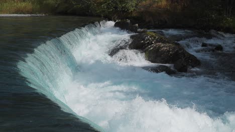 Close-up-shot-of-the-rapid-on-the-wild-river