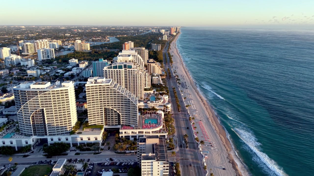 Veduta aerea dall'alto della spiaggia di Fort Lauderdale, Florida.