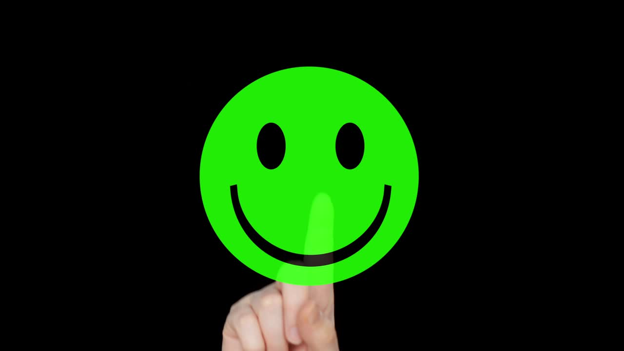 투명한 화면에서 투표하기 위해 손가락을 만지는 노란색 미소, 녹색 미소 얼굴과 빨간색 화가 난 얼굴 미소, 검은색 배경에 고립된 피드백 아이콘.