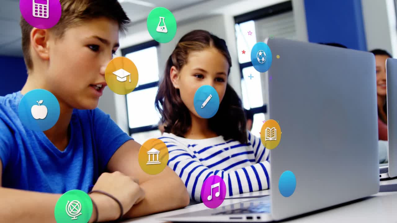 animación de iconos coloridos sobre diversos escolares que utilizan el portátil